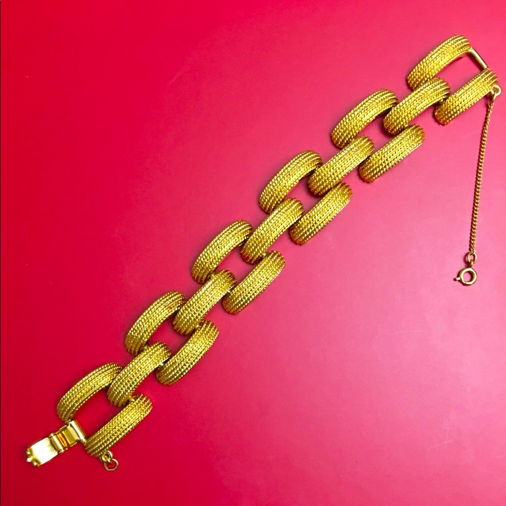 Monet Jewelry - Rare Vintage Bracelet